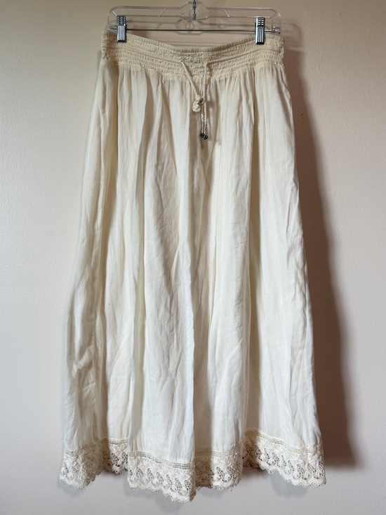 American Eagle Outfitters Dresses & Skirts - AMERICAN EAGLE cream lace trimmed lined boho maxi skirt 100% cotton size L